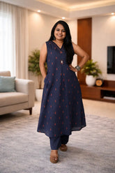 Blue jamdani cotton sleeveless kurti set with subtle hand detailing with attached sleeves