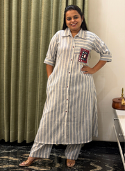 Off White handloom cotton kurti set with mirror hand work patch