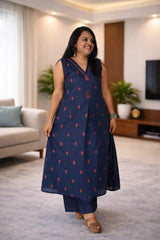 Blue jamdani cotton sleeveless kurti set with subtle hand detailing with attached sleeves