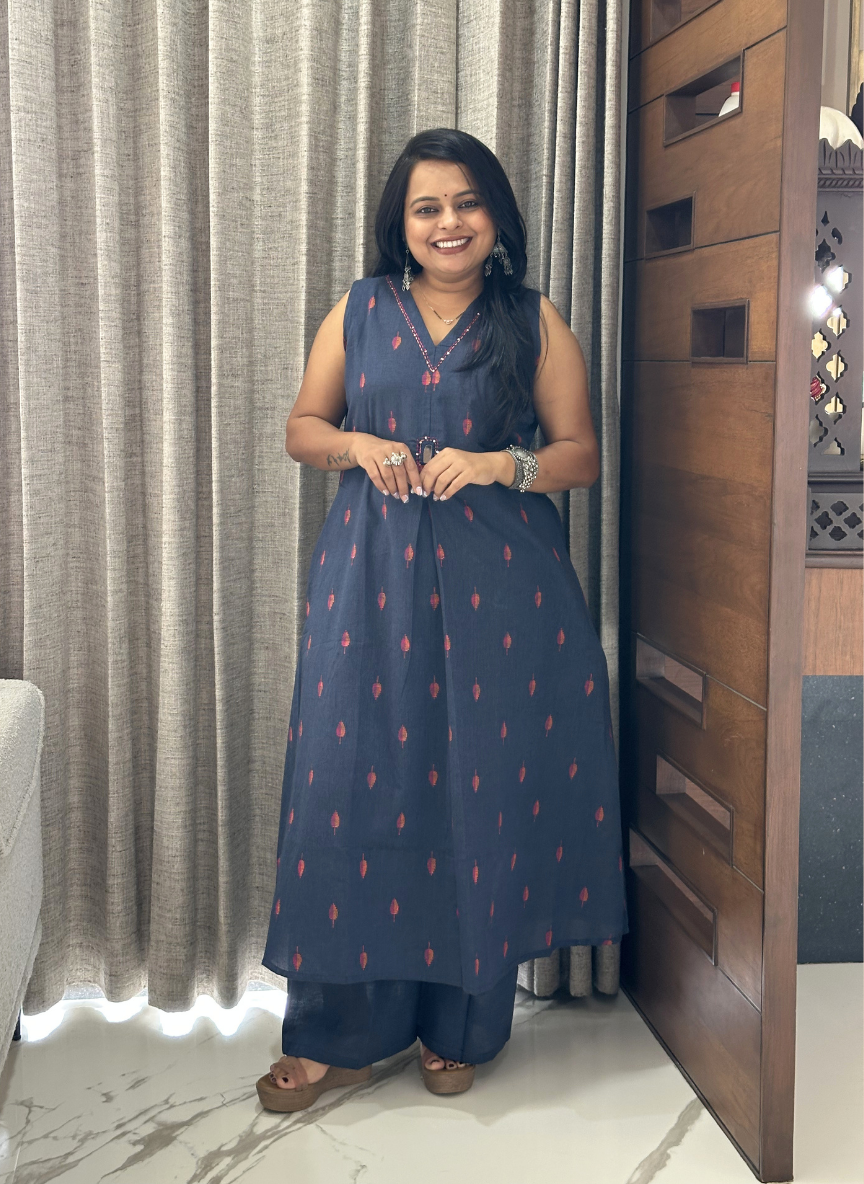 Blue jamdani cotton sleeveless kurti set with subtle hand detailing with attached sleeves