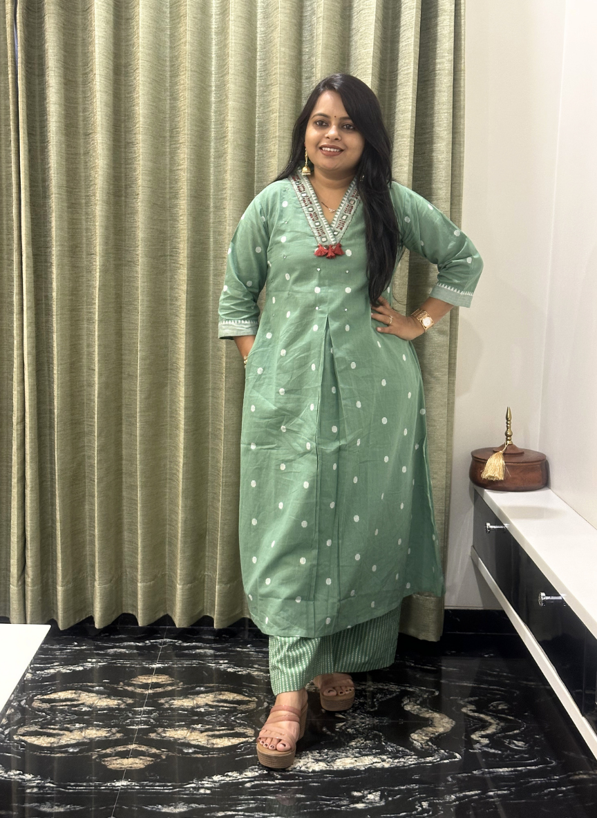 Green jamdani cotton kurti set with handcrafted detailing on neck